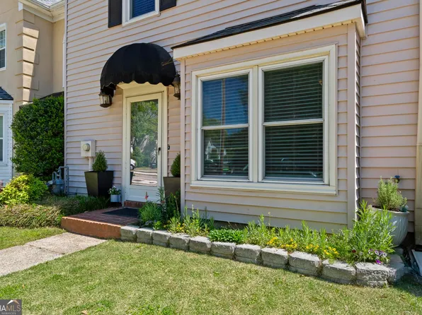 573 Salem Woods Dr SE, Marietta, GA 30067
