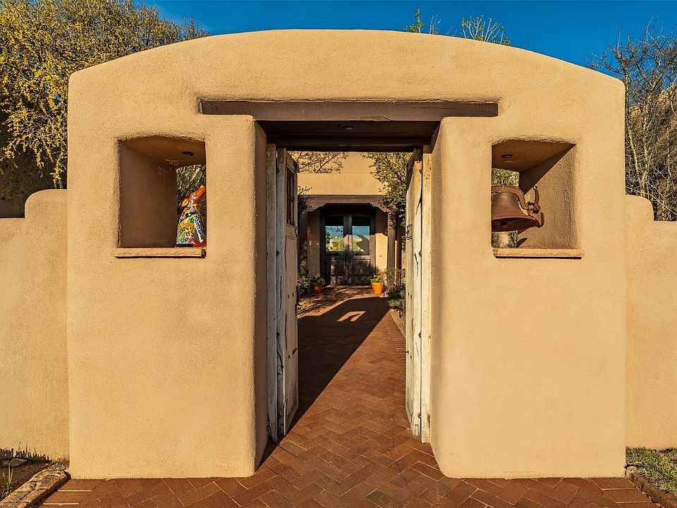 1st image of 8 Ridgetop Cir