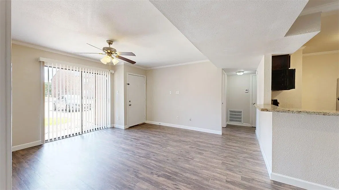2 bed, 2.0 bath, 908 sqft, $975 — Photo 4