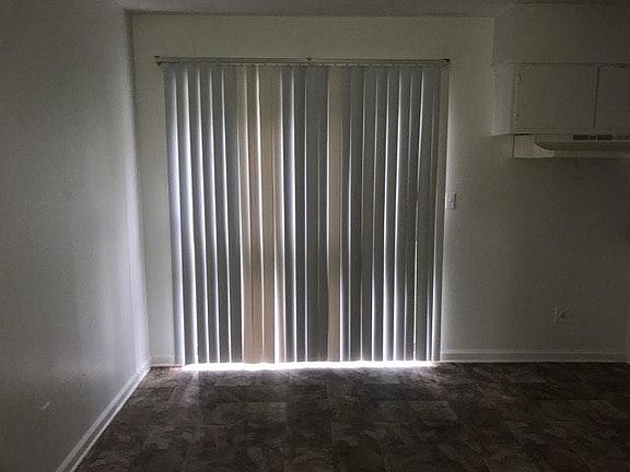 4th image of 585 Brockwood Ave