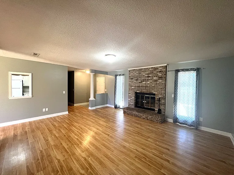 116 E Pondella Dr — Photo 6