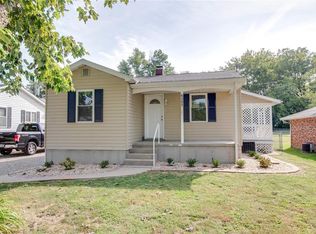 6305 Florida Ave, Godfrey, IL 62035