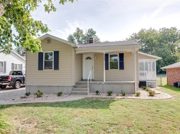 6305 Florida Ave, Godfrey, IL 62035