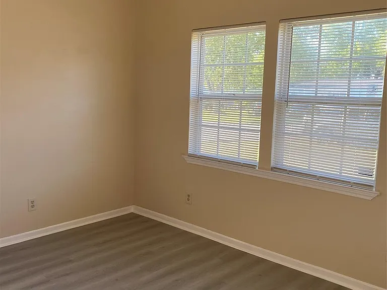 4415 Groton Dr — Photo 6