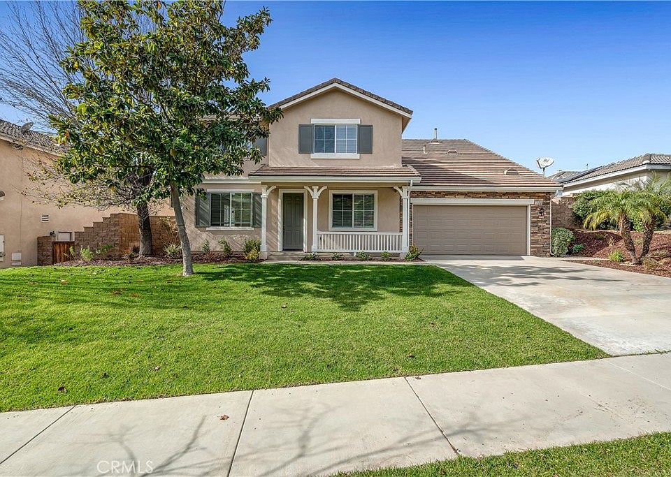 1st image of 768 Samantha Cir