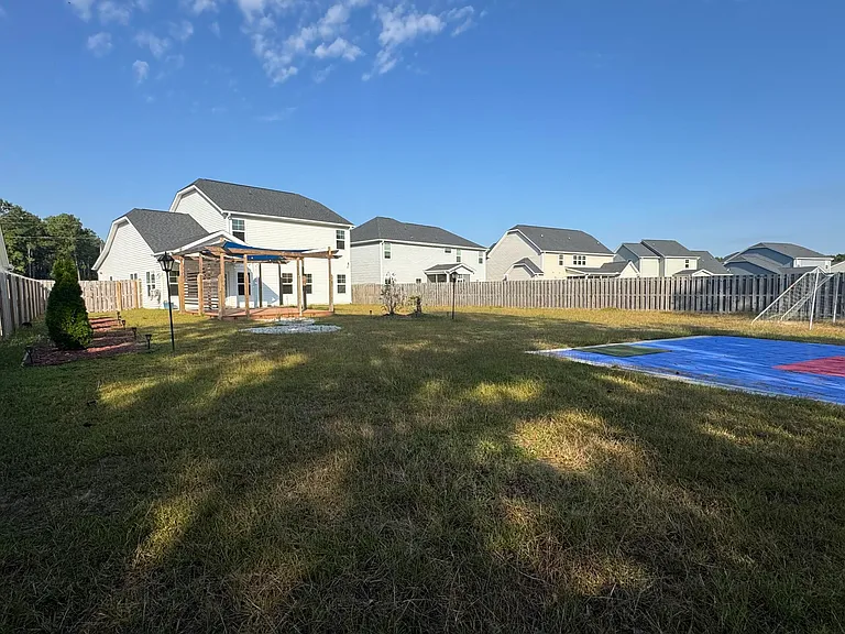 122 Permeta Dr — Photo 35
