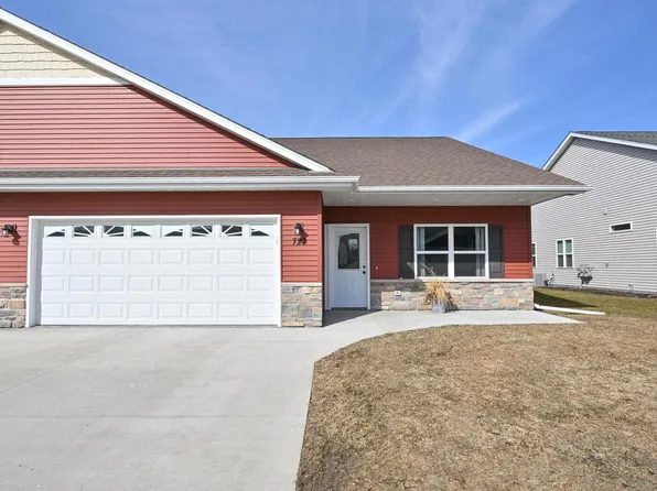 727 Prairie GARDENS #56, Kewaskum, WI 53040