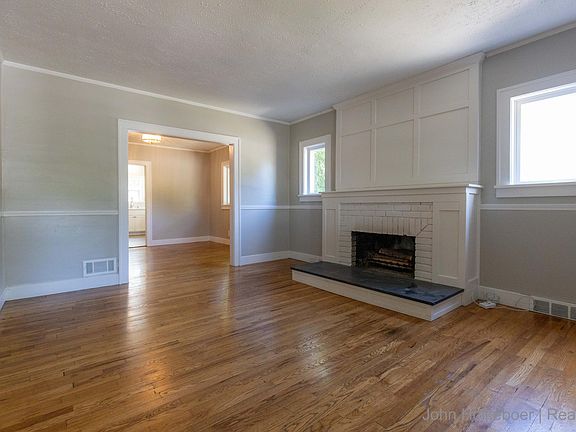 5th image of 1822 Kalamazoo Ave SE