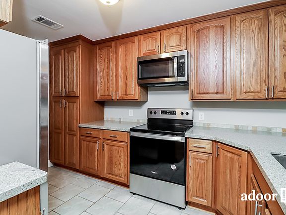 3rd image of 713 Glenhaven Dr