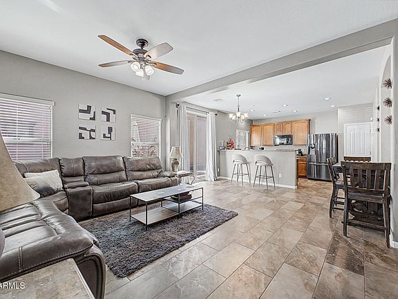 4th image of 929 S DEERFIELD Lane