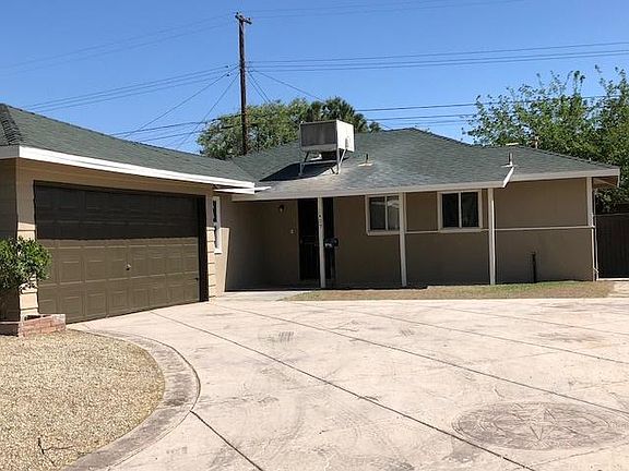 Front of house up close with Custom Two Tone Paint