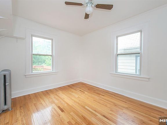 5th image of 51 Riggs Pl 2