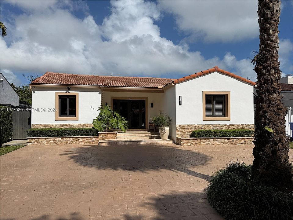 1st image of 441 SW 27th Rd