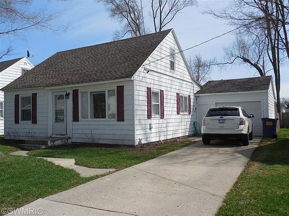 2nd image of 118 Nancy St SE