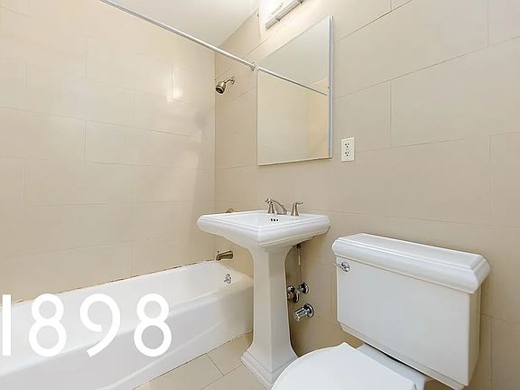5th image of 135 W 96th St APT 13D