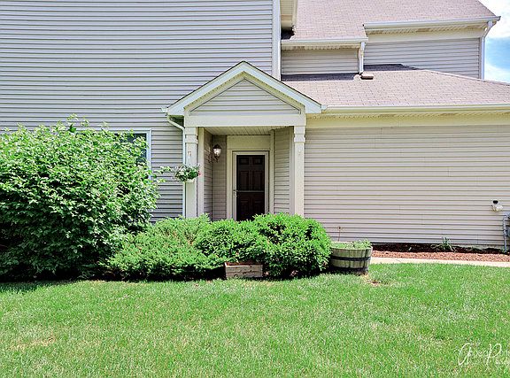 3rd image of 80 Keeneland Ct