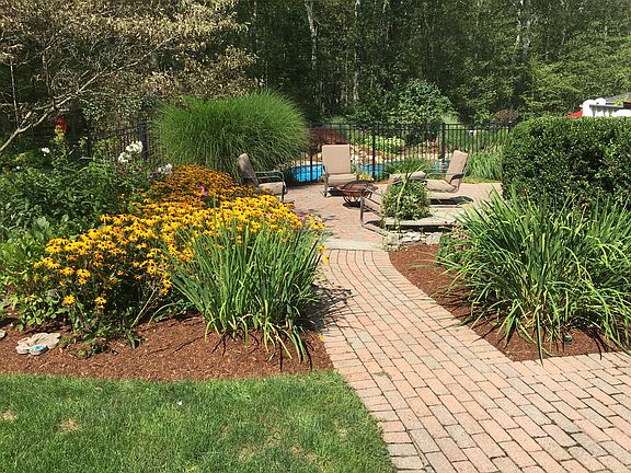Walkway to patio and pool