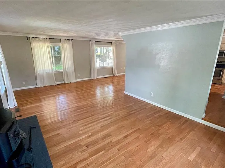 2040 Grey Fox Ln — Photo 5