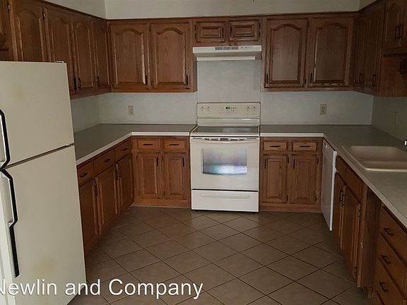 3rd image of 5230 Fairway Dr