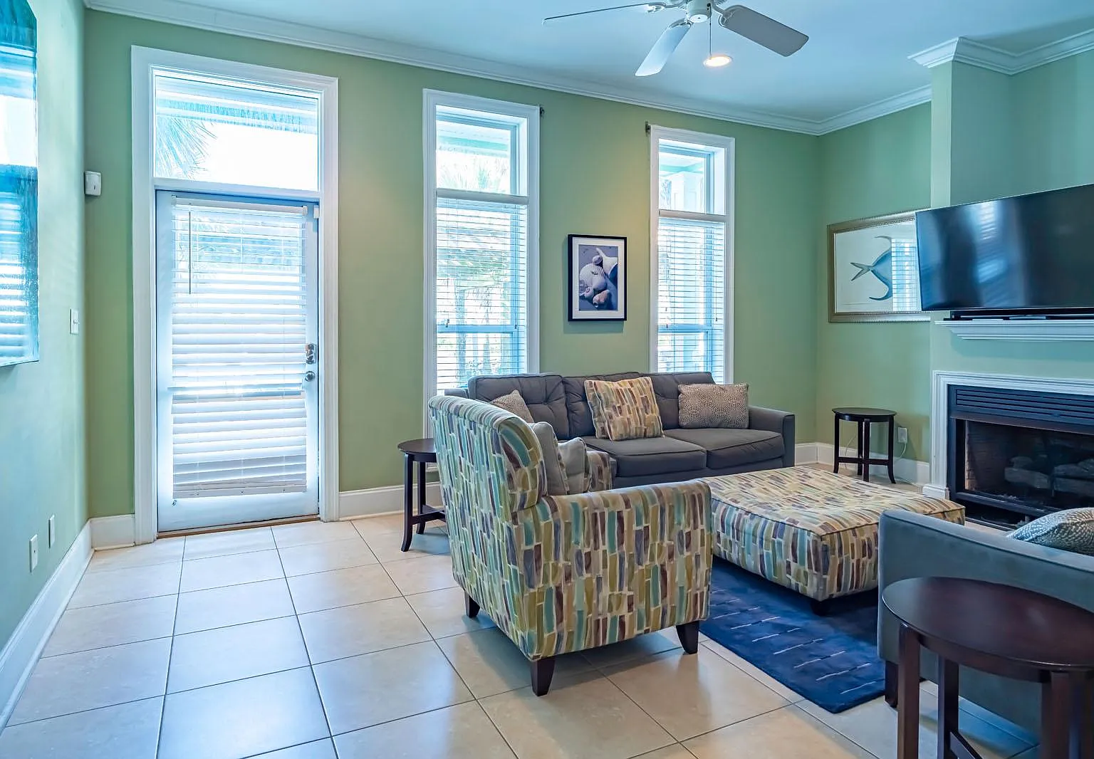4 bed, 2375 sqft, $4,500 — Photo 1