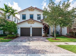 10540 NW 69th Ter, Doral, FL 33178
