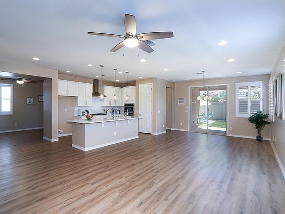 4th image of 18299 N Russell Dr