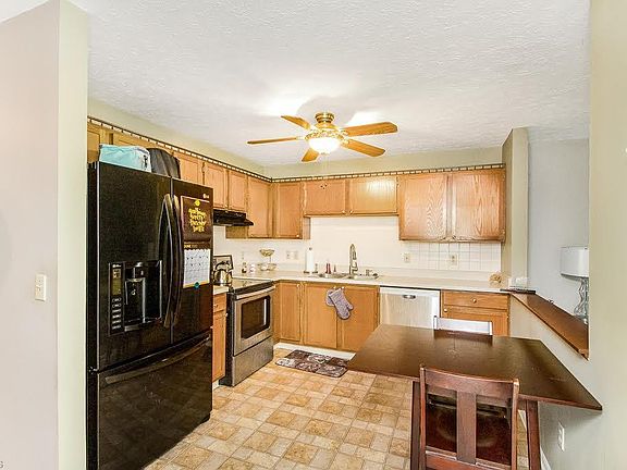 5th image of 1726 Maxwell Blvd