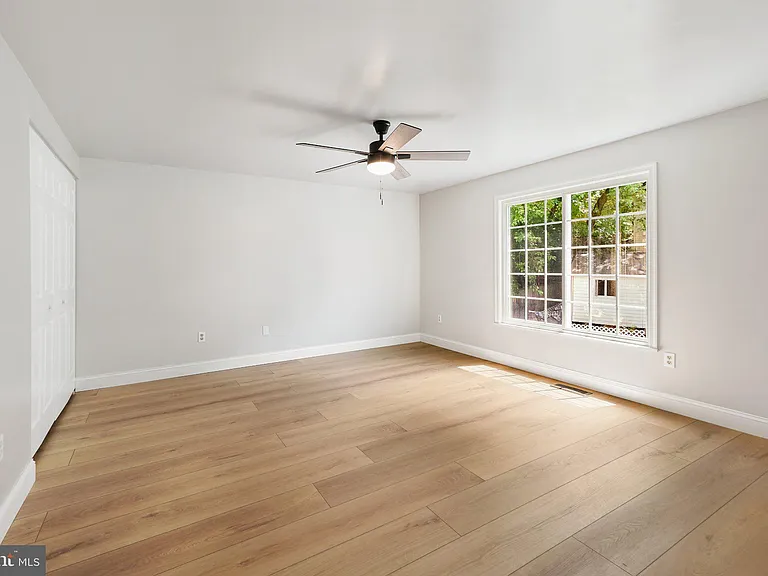 15950 Alameda Dr — Photo 9