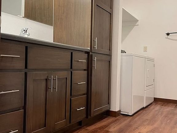 4th image of 42-93 Katie Ln #83-B