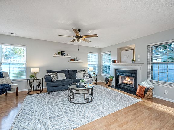 5th image of 517 Cecilia Cove Dr