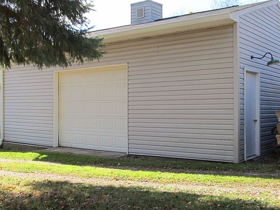 4th image of 3166 E County Road 150 N