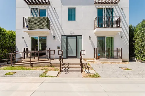 13551 Burbank Blvd #1 Photo 1