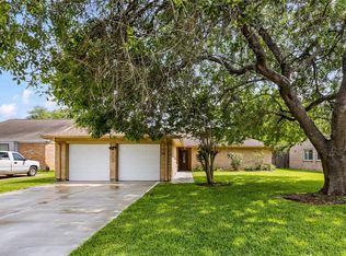 208 Driftwood St, League City, TX 77573