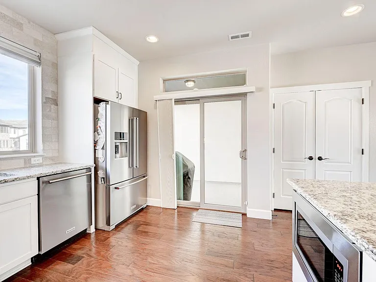 15515 W Washburn Ave — Photo 14