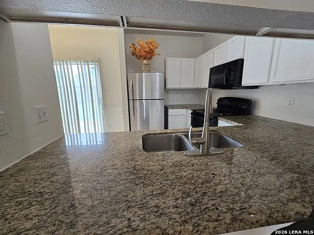 1803 White Magnolia — Photo 10