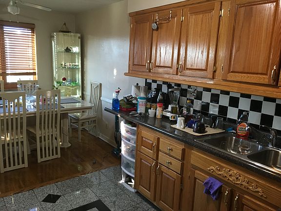 3rd image of 3075 49th St