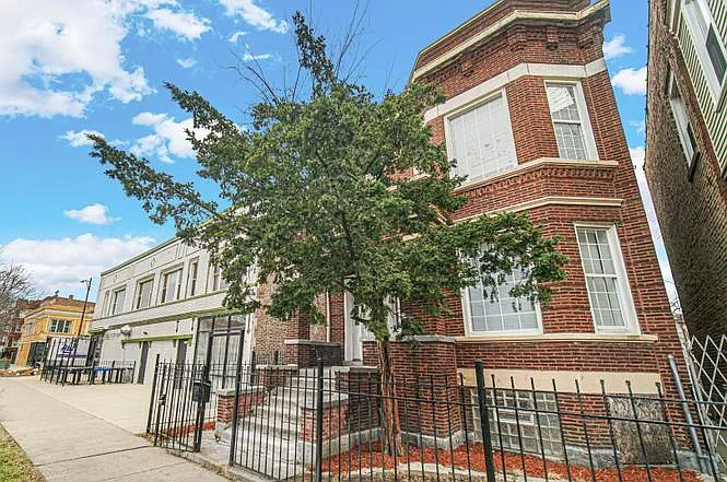 3 bed, 1.0 bath, $1,850 — Photo 3