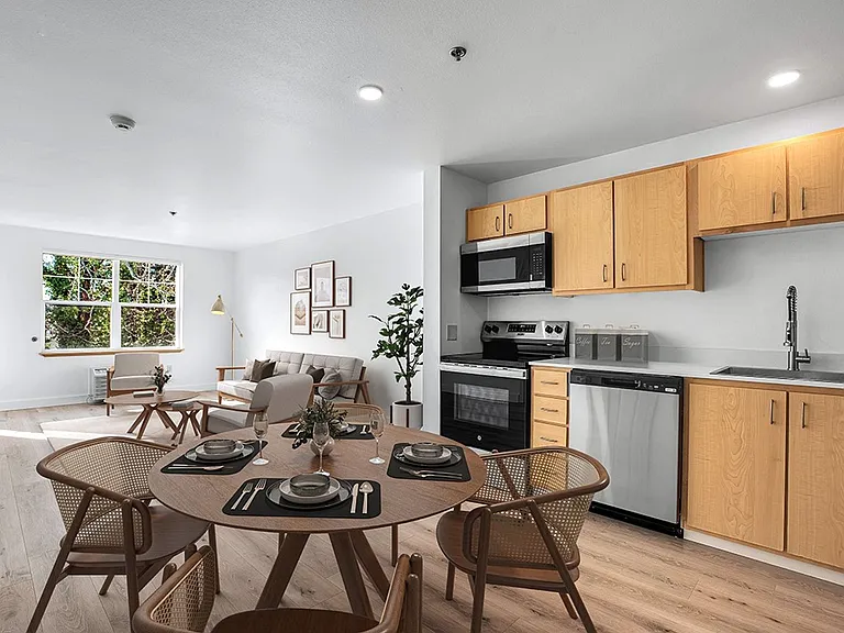 Eastwood Apartments — Photo 38