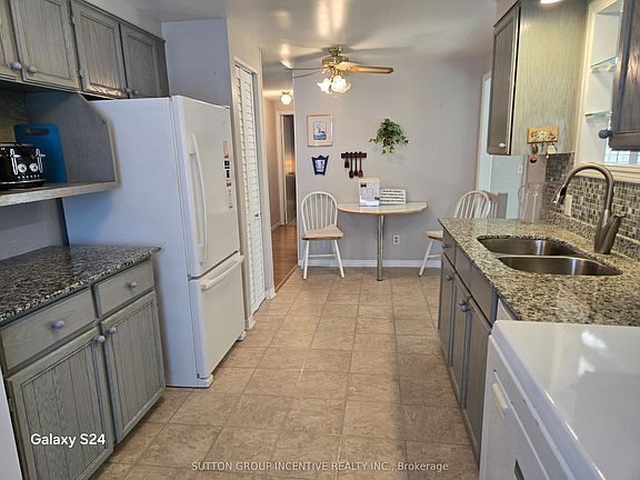5th image of 36 Weeping Willow Dr