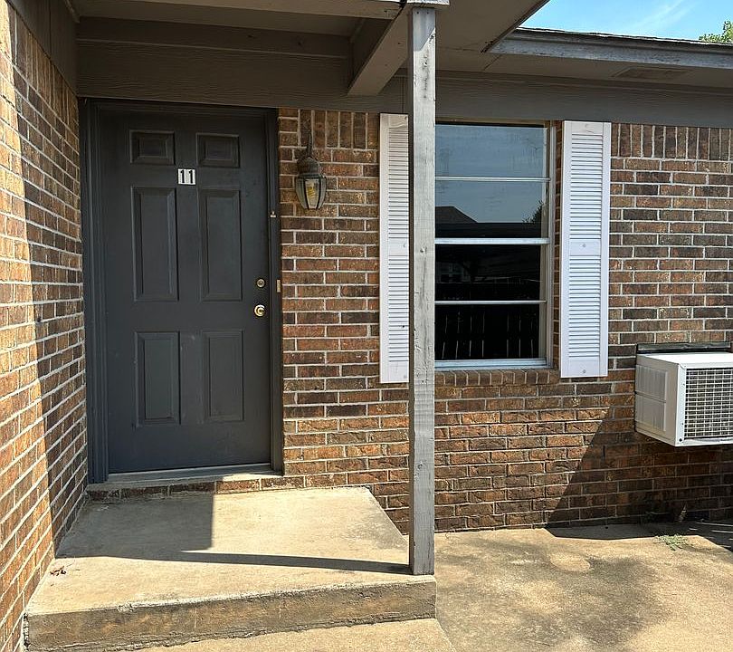 1st image of 300 E Knoxville St APT 11