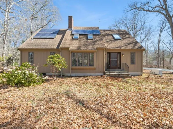 69 Two Ponds Road, Falmouth, MA 02540