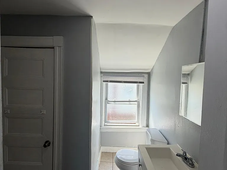 117 4th Ave #3 — Photo 4