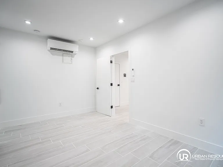 960 Jefferson Ave #203 — Photo 19