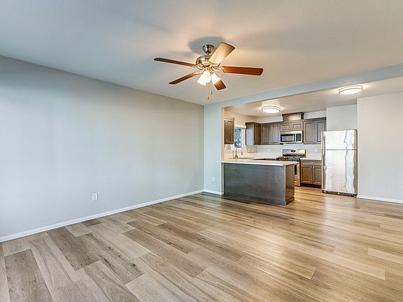 3rd image of 535 Woodlawn Ave #13