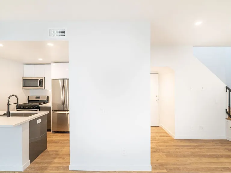 6120 Eleanor Ave — Photo 8