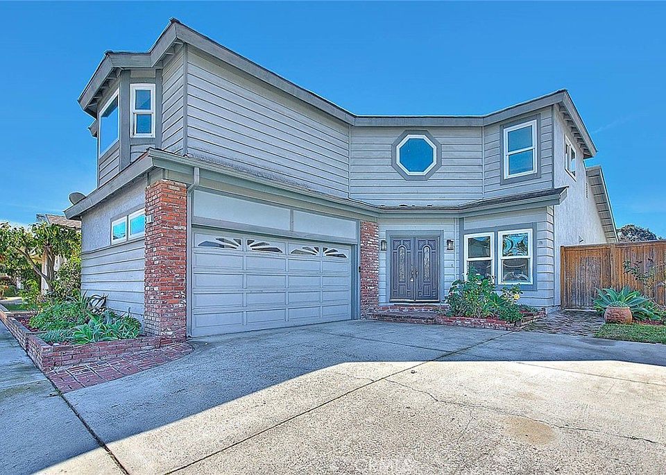 1st image of 4 Carson