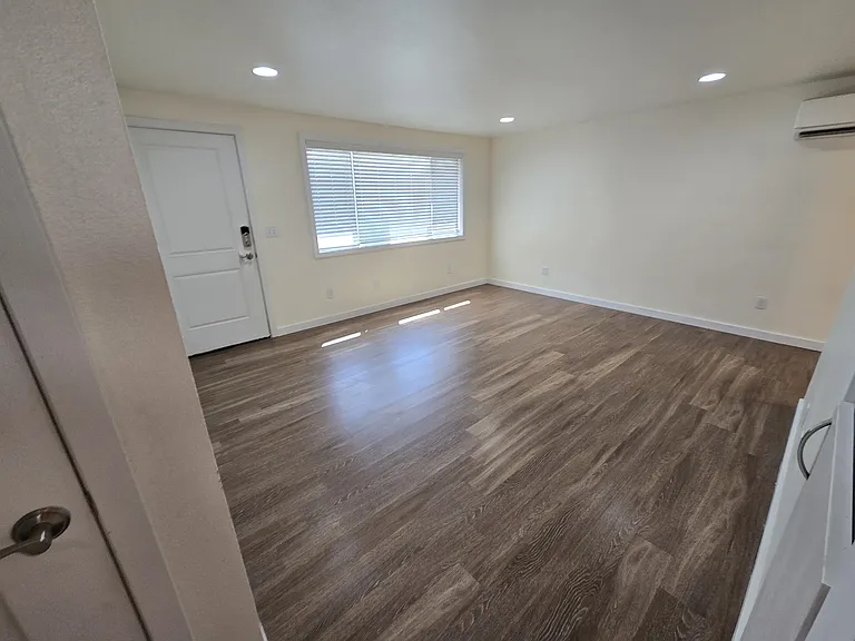 420 E Nixon Ave #2 — Photo 3