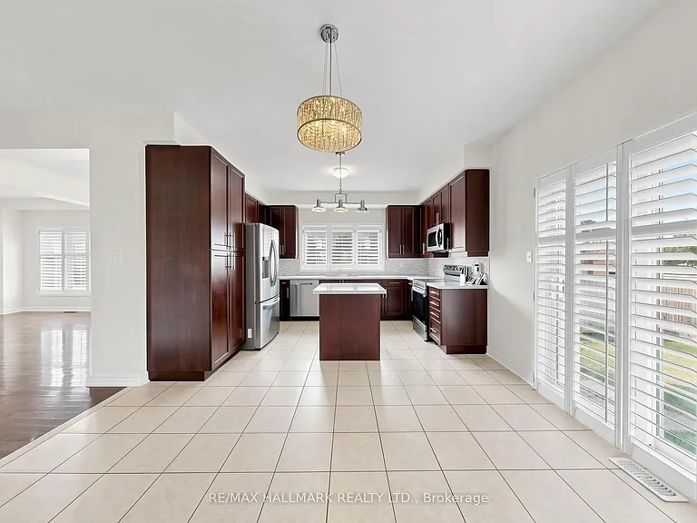 72 Middlecote Dr — Photo 9