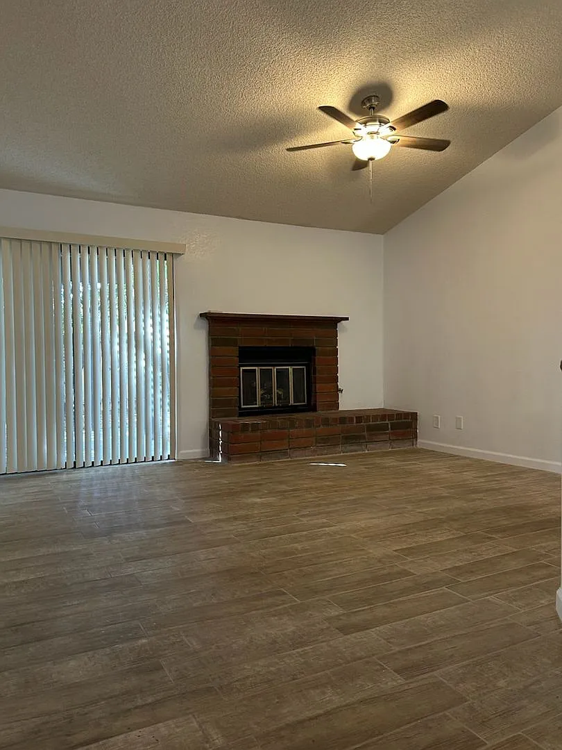 3 bed, 2.0 bath, 1168 sqft, $1,500 — Photo 4