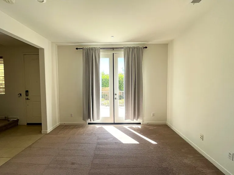 3105 Marigold Cir — Photo 6